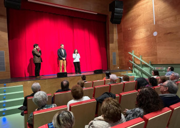 Donem el tret de sortida al XXVI Concurs de Teatre Amateur Vila d’Abrera amb 'Sense apuntador' del Grup Amalgama Teatre de Barcelona