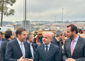 El Ministre de Transport i Mobilitat Sostenible, Óscar Puente, inaugura el tram de la B-40 entre Abrera i Viladecavalls, acompanyat per autoritats com el nostre alcalde, Jesús Naharro