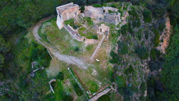 Calendari 2025. Castell de Voltera d'Abrera i Balcó de Montserrat. Contraportada