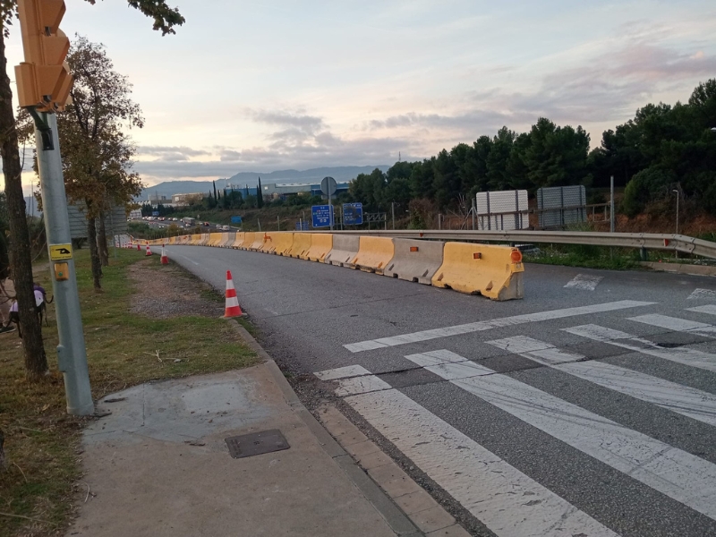 En marxa les obres d'instal·lació de pantalles acústiques al carrer de Manresa, per reduïr l'impacte acústic de l'autovia A2 al seu pas pel nostre municipi