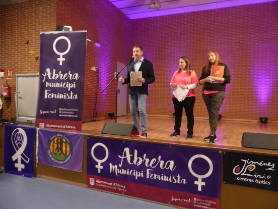 Juntes hem fet nostra la nit! Més de 400 dones han participat en la tercera Marxa Nocturna de la Dona a Abrera! Gràcies, Abrera!