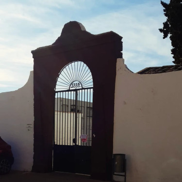 Modificació dels horaris de visita del Cementiri Vell d'Abrera