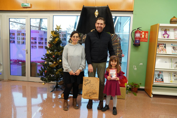 Lliurament de les paneres de Nadal de la Biblioteca Josep Roca i Bros