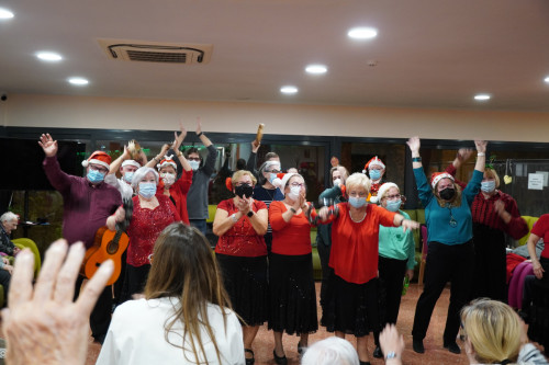 El Nadal es viu a Abrera! Assistim a l'actuació del Grup de Teatre del Casal de la Gent Gran, a la residència Canigó del nostre municipi