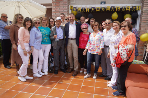 El veí abrerenc Francisco Villaescusa Buendia, celebra els seus 100 anys. Enhorabona!