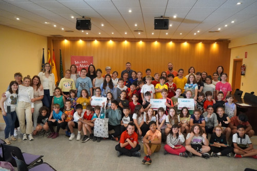 Abrera promou la cultura emprenedora amb el programa CuEmE. Les cooperatives de 5è de l’Escola Francesc Platón i Sartí han presentat els seus projectes i han recollit els seus NIF