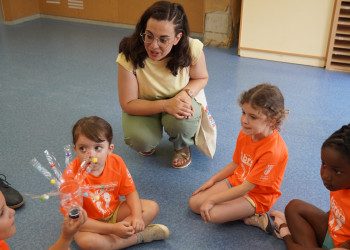 Visitem el Casal d’Estiu Municipal, que enguany fa part de les activitats a l'Escola Ernest Lluch d'Abrera