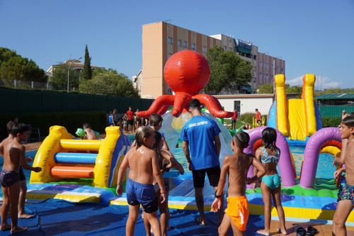 Èxit de la Festa de l'estiu a Abrera, amb inflables i jocs a la Piscina Municipal d'Estiu!