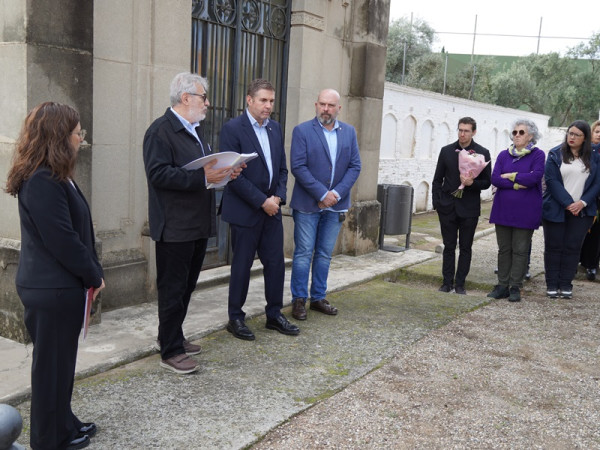 Assistim a l'homenatge a les persones afusellades l'any 1939 al Cementiri Vell d'Abrera