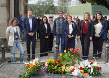 Assistim a l'homenatge a les persones afusellades l'any 1939 al Cementiri Vell d'Abrera