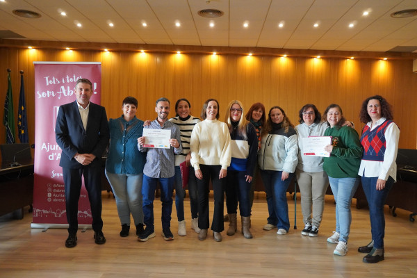 A Abrera apostem per la formació! Lliurem els diplomes acreditatius a l'alumnat de diversos cursos del Departament de Promoció Econòmica. Curs Activitats de Gestió Administrativa