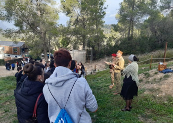 Duem a terme una Jornada de Memòria Democràtica amb l'Institut Voltrera, amb una visita a l'espai patrimonial de les Trinxeres de la Guerra Civil del Bosc de Sant Miquel i la projecció del documental 'Abrera: de la II República a la postguerra'