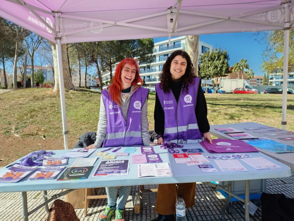 Abrera, municipi feminista! Commemorem el Dia Internacional de les Dones amb diverses propostes que s'allarguen durant tot el mes de març. Participeu-hi! Punt lila al Mercat Ambulant Setmanal