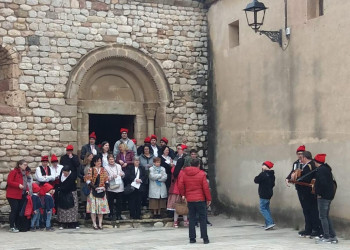 La cantada de Caramelles d’Abrera omple un any més els carrers de música. Gràcies a totes i tots!