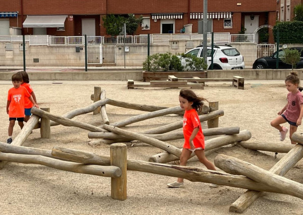 Una setantena d'infants i joves gaudeixen aquesta setmana del Casalet Municipal d’Estiu de setembre que es duu a terme a l'Escola Ernest Lluch d'Abrera