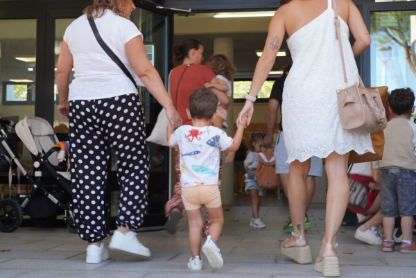 Gairebé 2.200 alumnes comencen aquest mes de setembre el curs 2024-2025 a Abrera. Bon inici de curs a tothom! Escola Francesc Platón i Sartí. Escola Bressol Municipal Món Petit