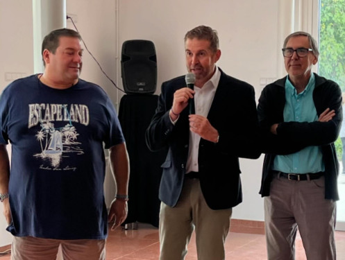 Celebrem l’ampliació del Casal Social del barri de Ca n’Amat amb una festa de benvinguda, amb els Ajuntaments d'Abrera i Sant Esteve i el veïnat del barri