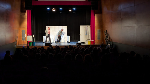 Aquest diumenge hem gaudit de 'Molta merda', la segona funció del Concurs de Teatre Amateur Vila d’Abrera a càrrec de l'Associació Teatre Centre d’Arbúcies