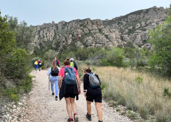 Èxit de participació a la XXIII edició de la Caminada de Primavera Abrera - Montserrat, amb unes 300 persones participants. Gràcies, Abrera!