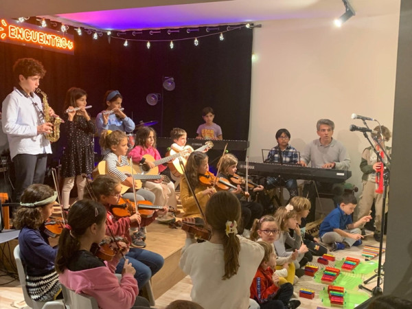 L'Escola Municipal de Música d'Abrera ofereix una Jam Session al local Encuentro de l'Associació Crear Compartir