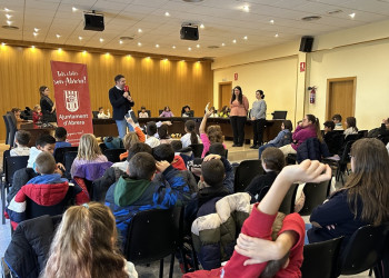 L'alumnat de tercer curs de l'Escola Ernest Lluch visita el consistori d'Abrera dins l'activitat 'El meu Ajuntament'. Moltes gràcies!