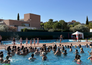 Gaudim del darrer dia de Ràdio Abrera a la Piscina Municipal d'Estiu de la temporada 2024 amb la col·laboració de Vive y Baila!