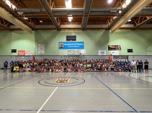 Visitem l'Escola Esportiva d'Estiu Municipal, que enguany compta amb més de 400 infants i joves