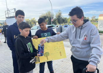 La comunitat educativa d'Abrera és solidària. Escola Francesc Platón i Sartí