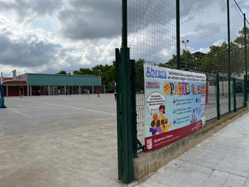 També a l'estiu, impulsem l'activitat de 'Patis Oberts'! Consulteu els horaris especials als patis de les escoles Francesc Platón i Sartí i Josefina Ibáñez