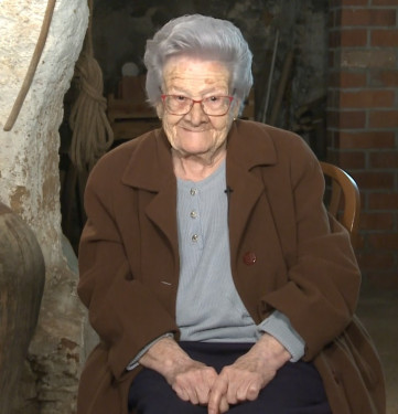 Lamentem la mort de la veïna il·lustre d'Abrera, Paulina Bonastre i Roig, als 102 anys, que va contribuir a preservar la memòria històrica del nostre municipi