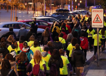 Abrera Municipi Feminista! Més de 300 persones han participat en la quarta Marxa Nocturna de la Dona a Abrera, amb el lema 'Juntes fem nostra la nit'