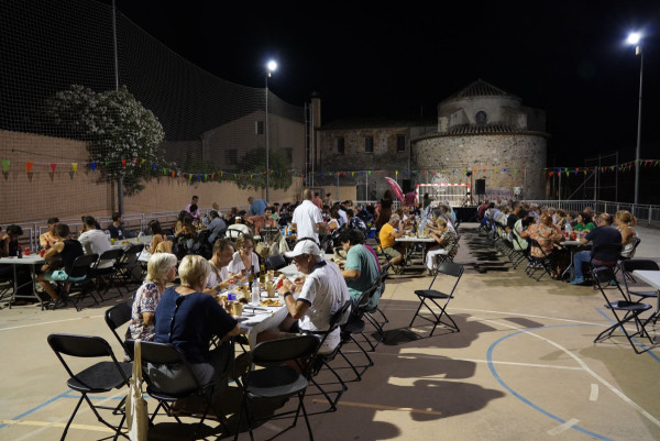 El barri de Santa Maria de Vilalba d'Abrera ha celebrat la seva Festa Major d'enguany, del dijous 25 al diumenge 28 de juliol, amb gran èxit d'assistència i participació!