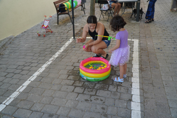 Continuem celebrant les Festes Majors dels nostres barris! Gaudim de la festa grossa del carrer de La Font!