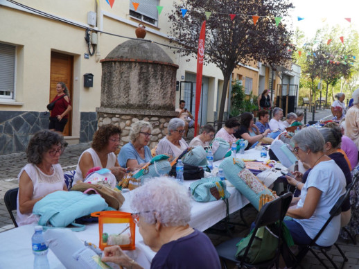 Continuem celebrant les Festes Majors dels nostres barris! Gaudim de la festa grossa del carrer de La Font!