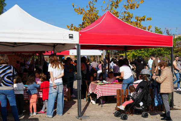 Gaudim de la 5a Fira Gastronòmica dels Porrons d’Abrera amb cuina de proximitat, bon ambient, activitats i música per a tota la família!