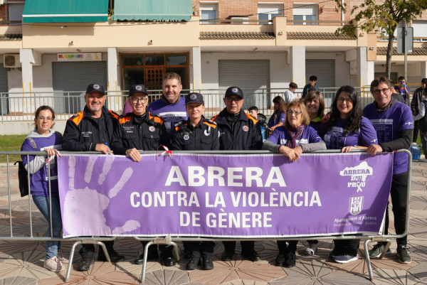 Abrera Municipi 100% Feminista! Durant el mes de novembre commemorem el Dia Internacional contra les violències envers les dones amb diverses propostes per a tots els públics. VII Marxa contra les violències masclistes d'Abrera