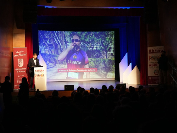 Abrera amb l'esport! Assistim a la Gala d'entrega dels 1rs Premis de l'Activitat Física i l'Esport Local d'Abrera, que ha comptat amb gran èxit d'assistència! Gràcies, Abrera!