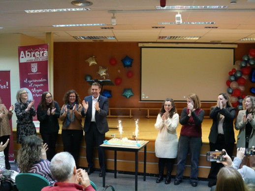 Gaudim amb la celebració del 50è aniversari de la Biblioteca Josep Roca i Bros d'Abrera, amb una matinal plena d'activitats!