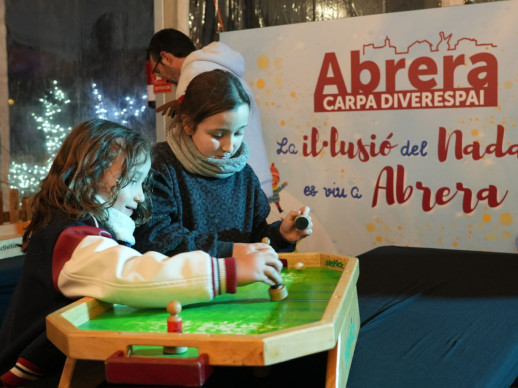 Èxit de participació en el Tió de Nadal Solidari i la inauguració del Parc de Nadal, la carpa Diverespai i el Tobogan Gegant