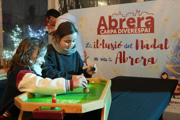 Èxit de participació en el Tió de Nadal Solidari i la inauguració del Parc de Nadal, la carpa Diverespai i el Tobogan Gegant