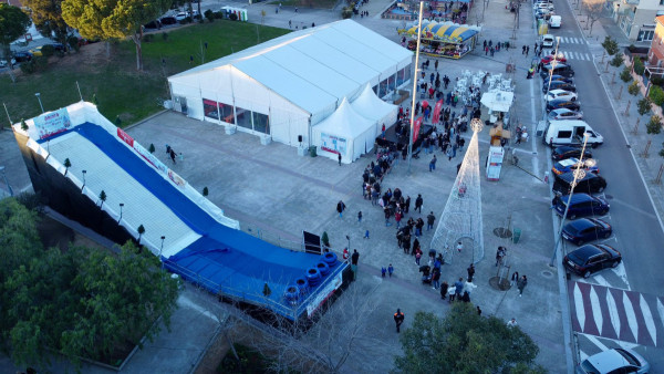 Èxit de participació en el Tió de Nadal Solidari i la inauguració del Parc de Nadal, la carpa Diverespai i el Tobogan Gegant