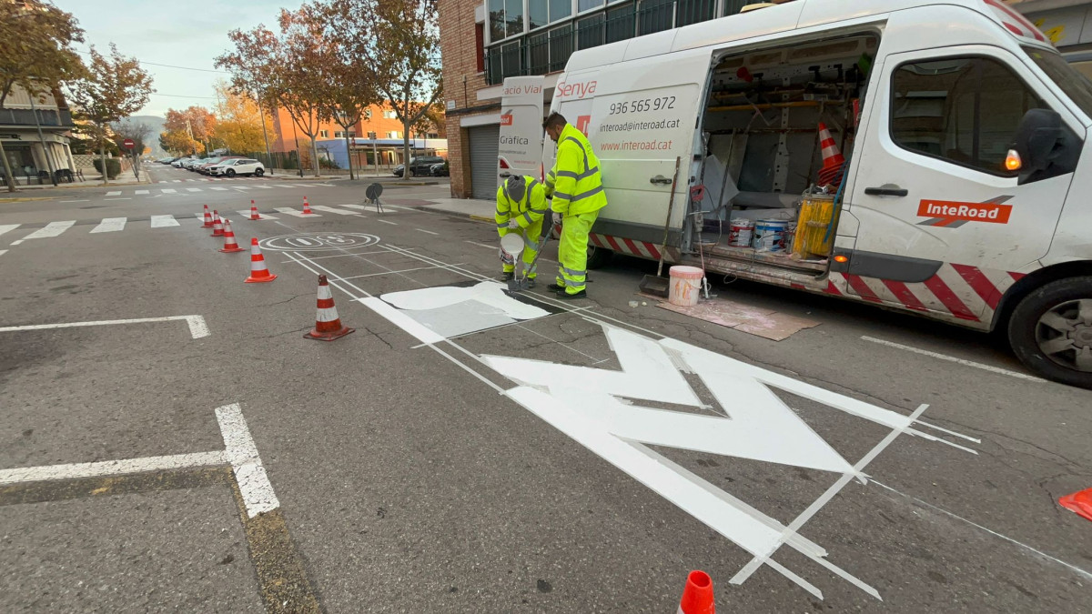 A Abrera implantem una nova senyalització per fomentar la convivència entre bicicletes, vehicles de mobilitat personal (VMP) i vehicles motoritzats