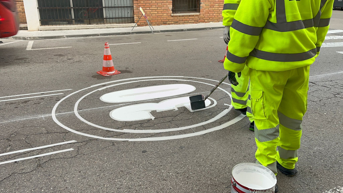 A Abrera implantem una nova senyalització per fomentar la convivència entre bicicletes, vehicles de mobilitat personal (VMP) i vehicles motoritzats