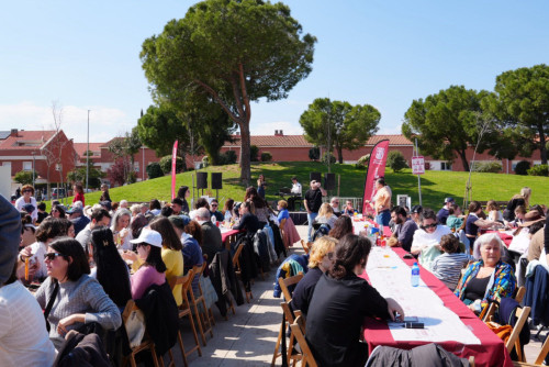 Gran èxit de participació en la 1a Calçotada Popular d’Abrera al Parc de Can Morral!