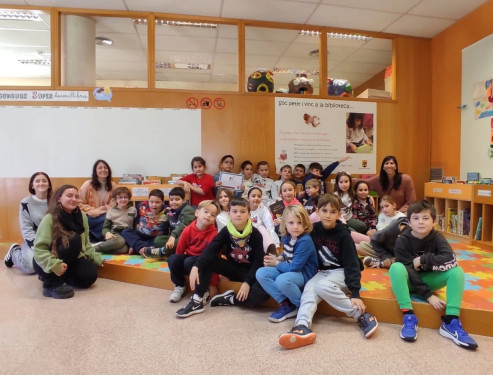 Els i les escolars d'Abrera continuen realitzant enguany les visites a la Biblioteca Josep Roca i Bros, per conèixer l'equipament i els serveis que oferim