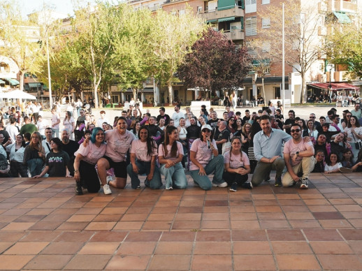 Abrera és solidària! El diumenge 14 d'abril va tenir lloc a la plaça de Pau Casals la Festa Solidària de recaudació de fons per a la investigació del càncer