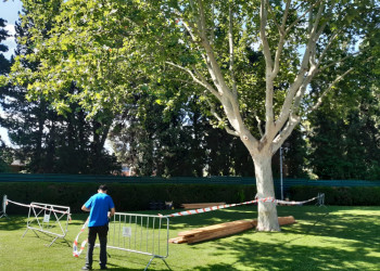 Iniciem els treballs d’instal·lació de l’espai Mamífera, Punt de lactància en col·lectiu, a la Piscina d’Estiu Municipal