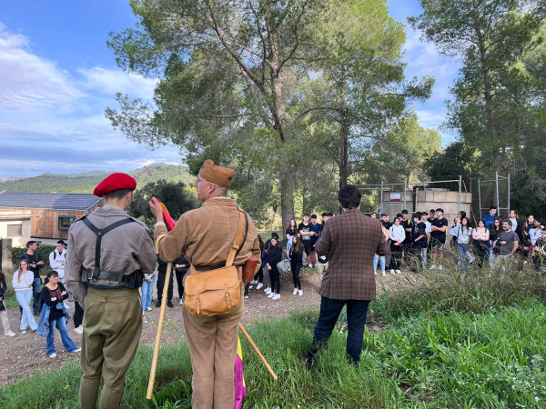 Jornada de Memòria Democràtica amb l'Institut Voltrera, amb una visita a les Trinxeres de la Guerra Civil del Bosc de Sant Miquel i la projecció del documental 'Abrera: de la II República a la postguerra'