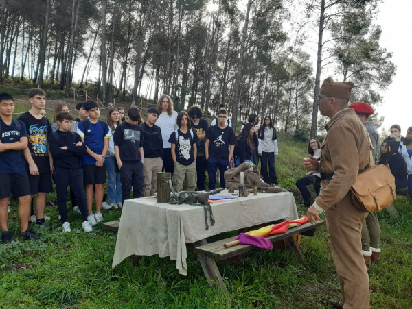 Jornada de Memòria Democràtica amb l'Institut Voltrera, amb una visita a les Trinxeres de la Guerra Civil del Bosc de Sant Miquel i la projecció del documental 'Abrera: de la II República a la postguerra'