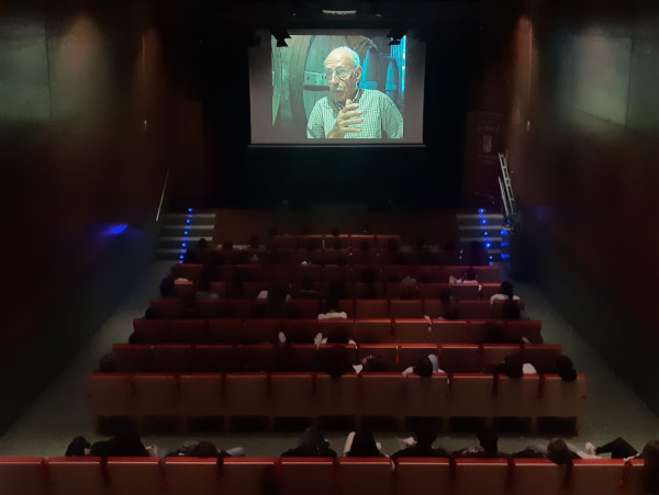 Jornada de Memòria Democràtica amb l'Institut Voltrera, amb una visita a les Trinxeres de la Guerra Civil del Bosc de Sant Miquel i la projecció del documental 'Abrera: de la II República a la postguerra'